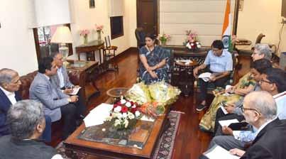 Smriti Irani had a meeting with Union Commerce and Industry Minister Shri Suresh Prabhu, to discuss issues related to cotton sector in India, in New Delhi on March 28, 2018.