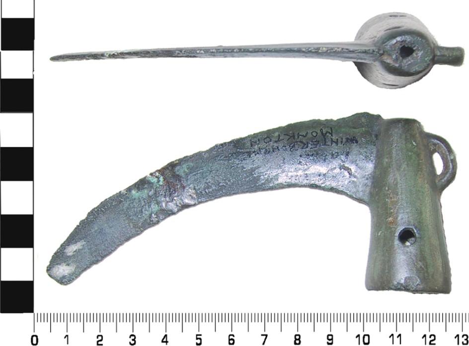 In his paper, Fox defined two groups: vertically socketed sickles and laterally socketed sickles, the latter of which includes our small group of Early Iron Age socketed sickles.