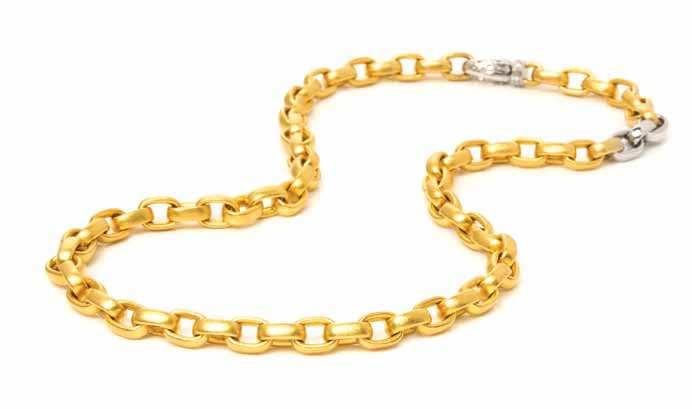 495 496 497 495 a 22 Karat Yellow Gold, Platinum and Diamond classique necklace, Isabella Fa, consisting of a matte inish yellow gold oval chain accented with three polished oval platinum links, the