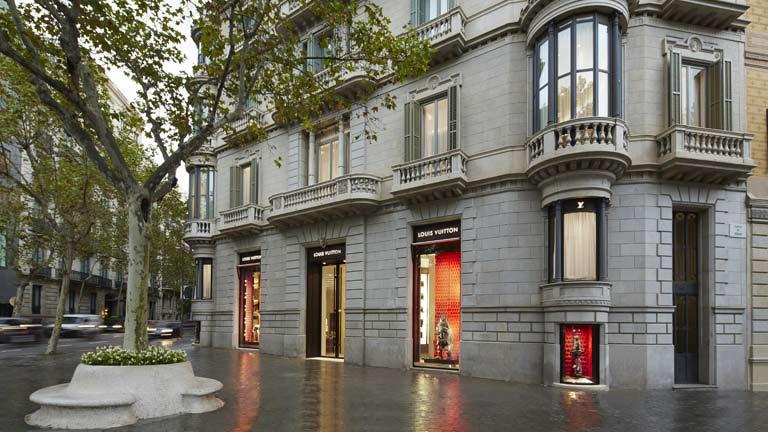INTERIOR DESIGN Louis Vuitton flagship store - Passeig de Gracia 80, Barcelona ES It was the first Louis Vuitton flagship store