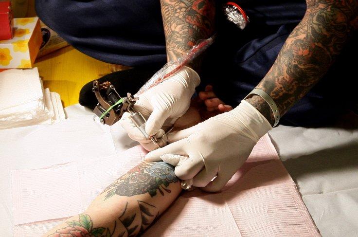 TATTOO TRAINING Joysen Tattoos & Piercing Studio also provides multiple avenues to the trained tattoo artists since tattooing is one of those fields which have boundless potential with illimitable