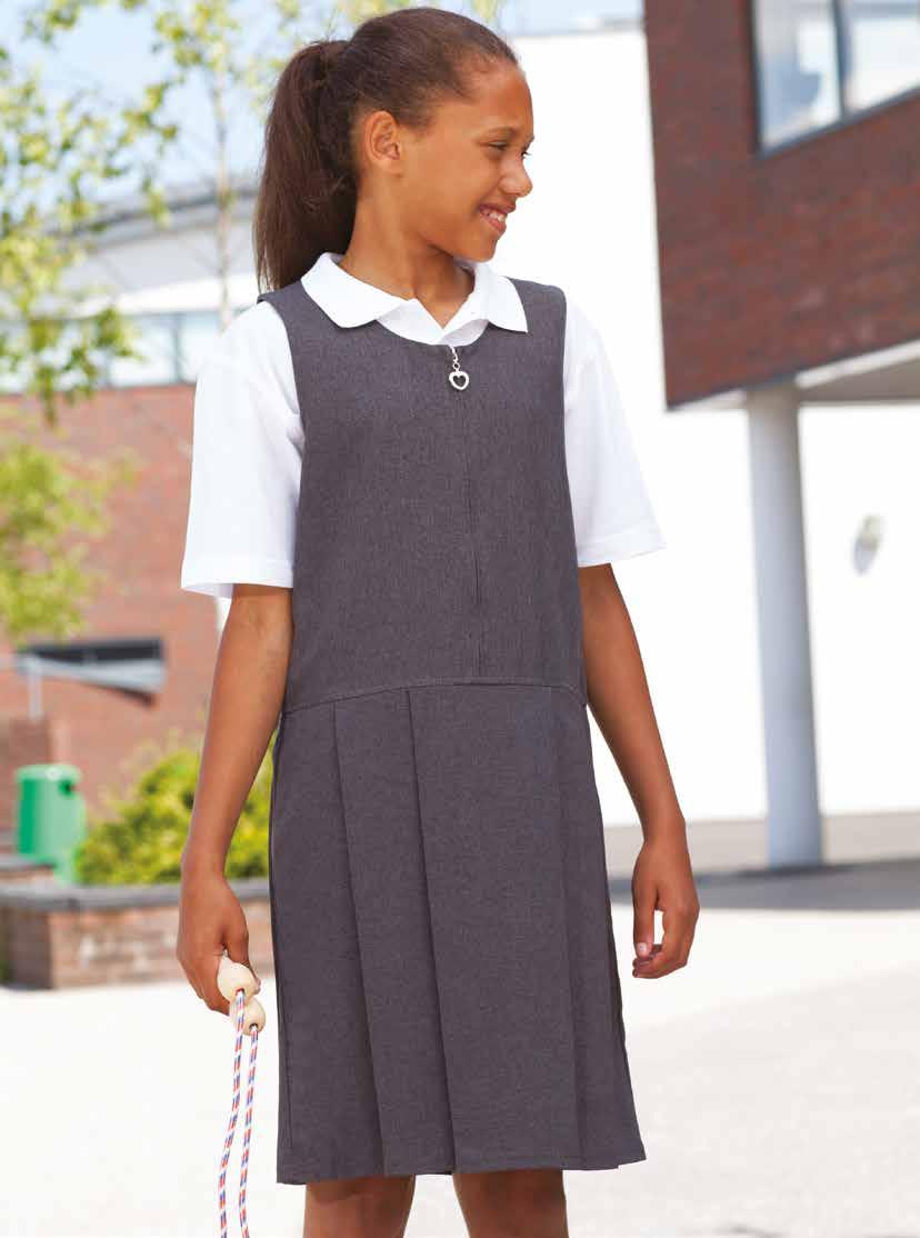 LYNTON Ref: 93704 Pleated pinafore Novelty charm on zip Fully lined bodice 00% Polyester Bi-Stretch Age Length 3/4 20 4/5