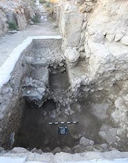 Fig. 3, East-West Axis, Canaanite Gate. An Earlier Occupation At the Canaanite gate the team discovered that the gate sits on earlier construction.
