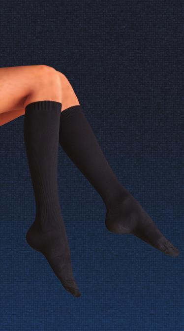 legs. Reinforced body and toe. 90% Nylon, 10% elastane (LYCRA ) excluding waistband.