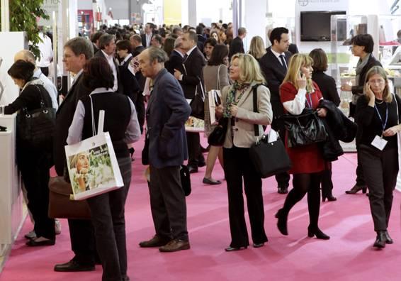 During the three day event from 29 31 March, 560 local and international exhibitors welcomed crowds of visitors, making this year s event by far the largest attended outside the flagship event in