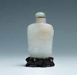 5cm 75 A WHITE JADE SNUFF BOTTLE 白玉鼻烟壶 The snuff bottle of rectangular form, the body carved with a
