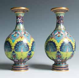 $500-1000 139 A PAIR OF FAMILLE ROSE HAT STANDS 开光粉彩帽筒一对 同治年制 款 A pair of famille rose hat stands, of cylindrical form pierced with ruyi-shaped holes, painted with bogu "hundred antiques" including