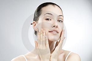 Sundaree Face Treatments by Academiѐ France Refreshing Face Treatment 50 minutes TK 4,700++ A deep nourishing treatment for dehydrated skin.