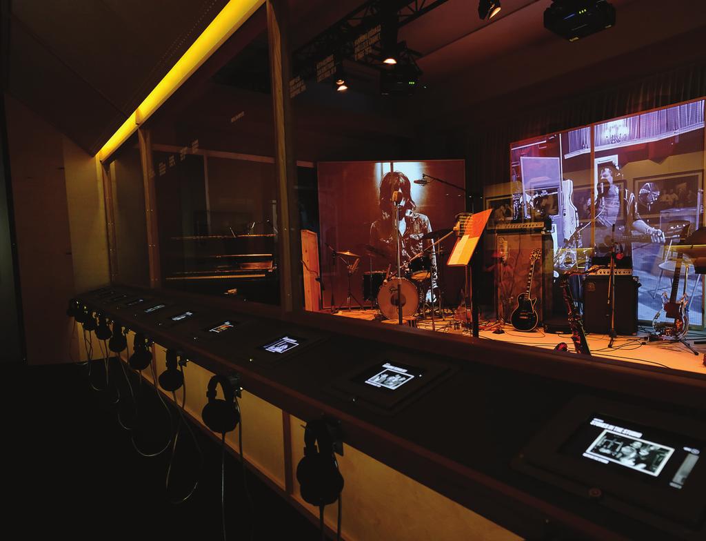 RECORDING Sessions & Songwriting FILM & VIDEO RECORDING A hugely interactive and immersive experience, the Recording Gallery explores the art of The Rolling Stones songs and recording sessions.