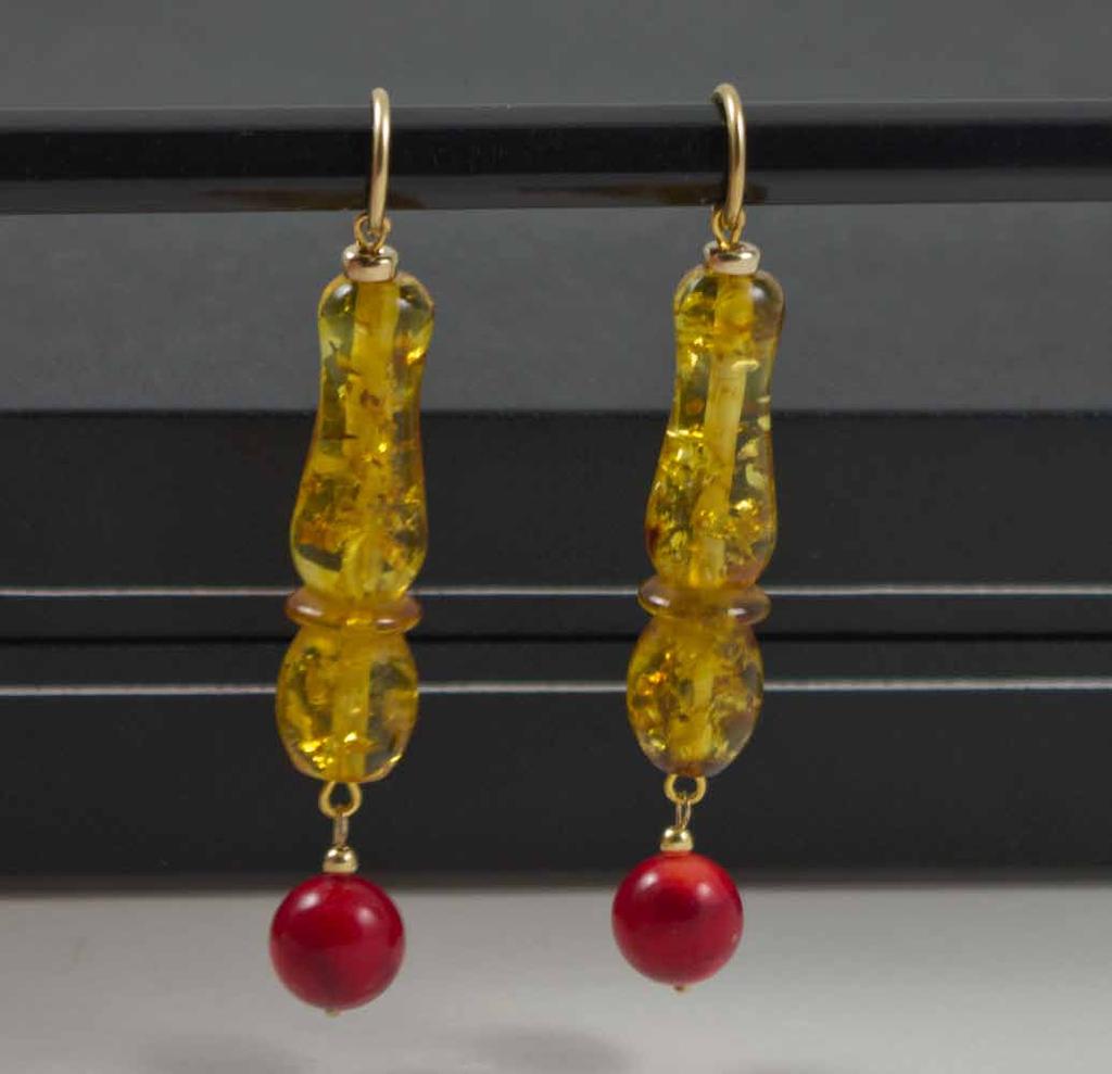 AG17/32 earrings WITH Coral and