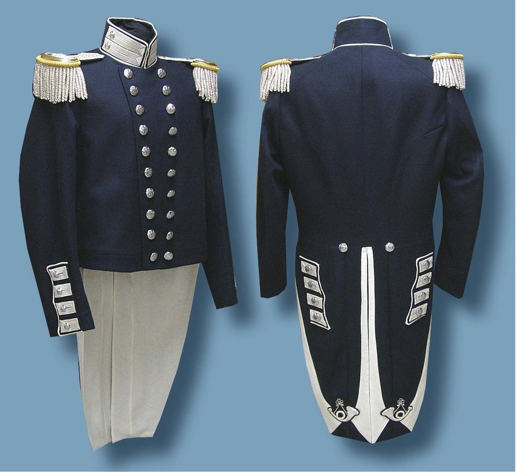 Model 1832 to 1851 officer s dress tailcoats Page 7 The M-1832 Infantry Officer Dress Tailcoat is at right. Rank showing is Lt Colonel.