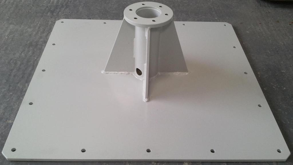 Deck plates If using a deck plate, it should be bolted to a suitable solid surface. If it is to be bolted to decking it will be necessary to reinforce the structure below the surface boards.