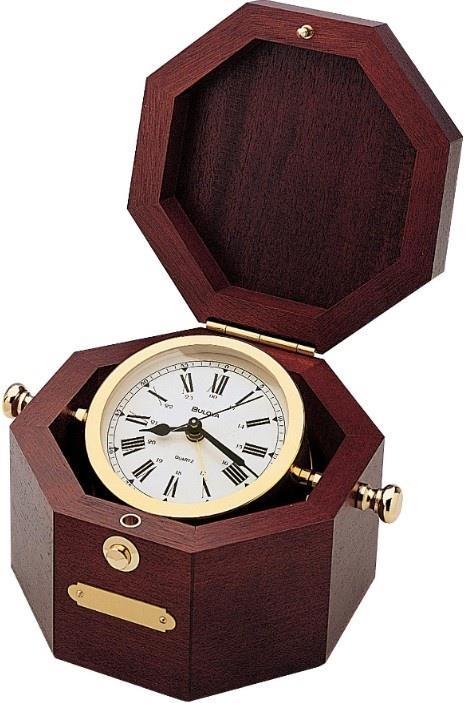 B7910 QUARTERMASTER. Solid wood chest, mahogany finish. Polished brass case. Maritime dial.