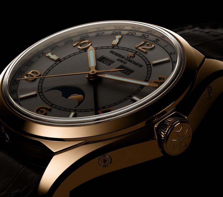 AUTOMATIQUE A STRONG IDENTITY There is a definite sense of kinship in spirit as well as in substance between the 6073 model presented in 1956 and the Fiftysix collection introduced in 2018.