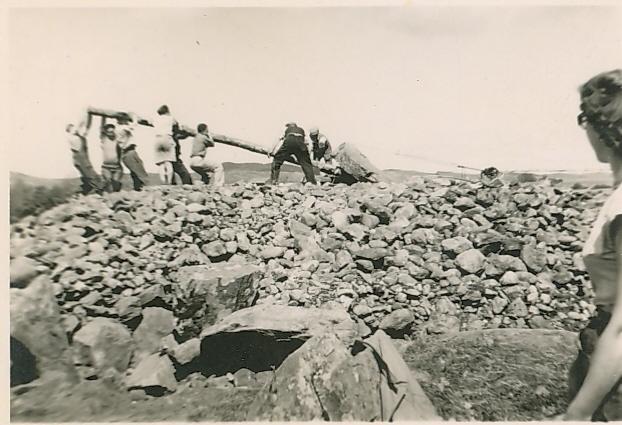 19 th & 20 th century The cairn attracted interest from a number of