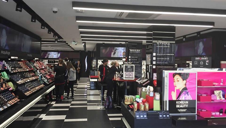 Sephora Flash Sephora Flash, Paris Sephora Flash opened in October 2015, making it one of the first digital