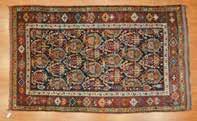 approx 310 x 56 Iran, modern Est $350-450 829 Persian Hamadan rug, approx 410 x 7 Iran,