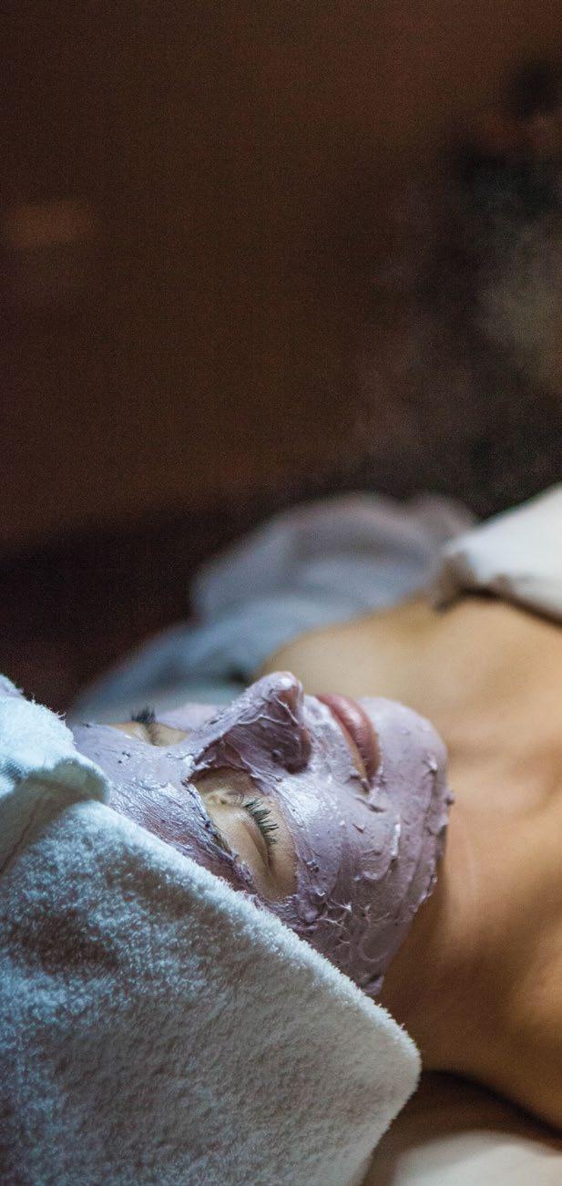 Where melting is a daily occurrence. EMINENCE ORGANICS SIGNATURE FACIAL Discover how Eminence s superior spa products and facial treatments deliver outstanding results.