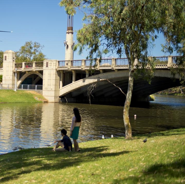 10 REASONS TO STUDY IN ADELAIDE 1 A tradition of education excellence For over 170 years Adelaide has aggressively championed those who wish to learn.