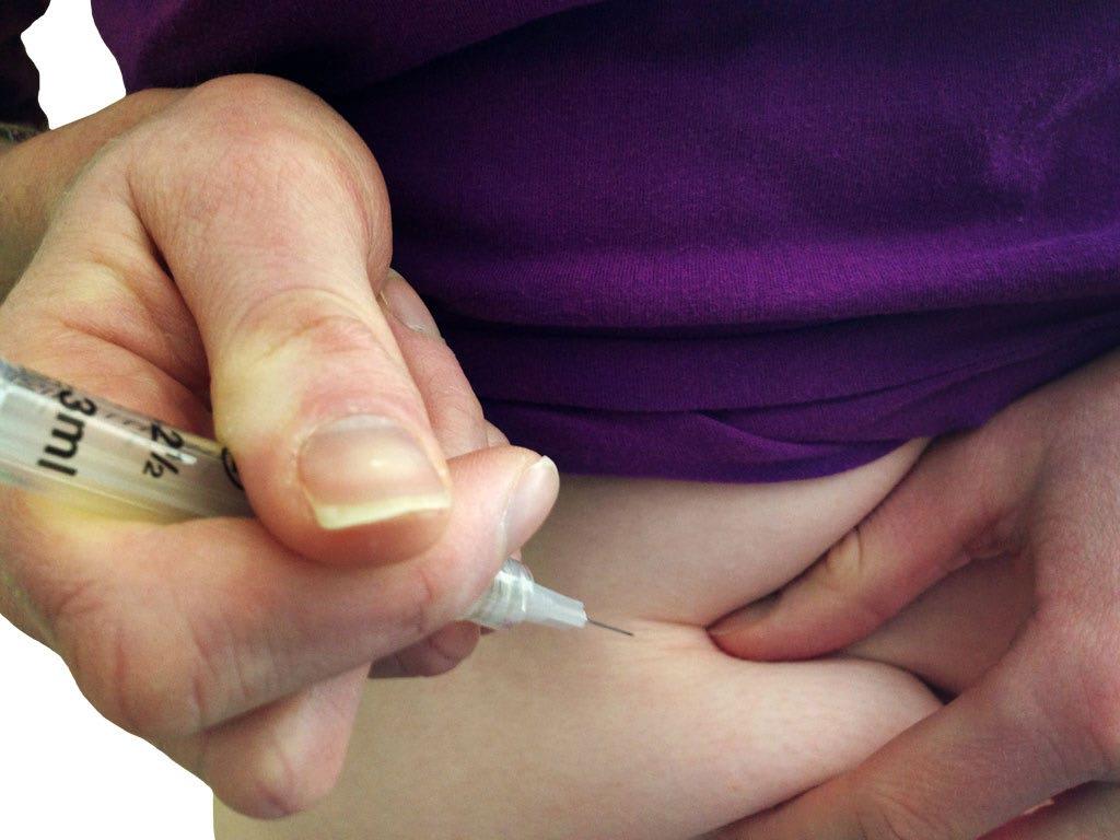 Main menu > Different ways to inject > Subcutaneous injection Subcutaneous injection 10. Place the thumb and forefinger of your nondominant hand 2 inches to 3 inches apart around the injection site.