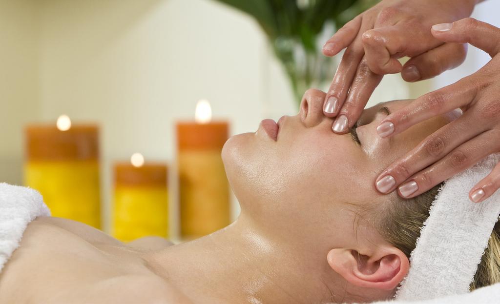 Facial Treatments THE ULTIMATE AROMATHERAPY ASSOCIATES FACIAL TREATMENT - 30 MIN/60 MIN A bespoke facial, designed to suit your individual skin needs.