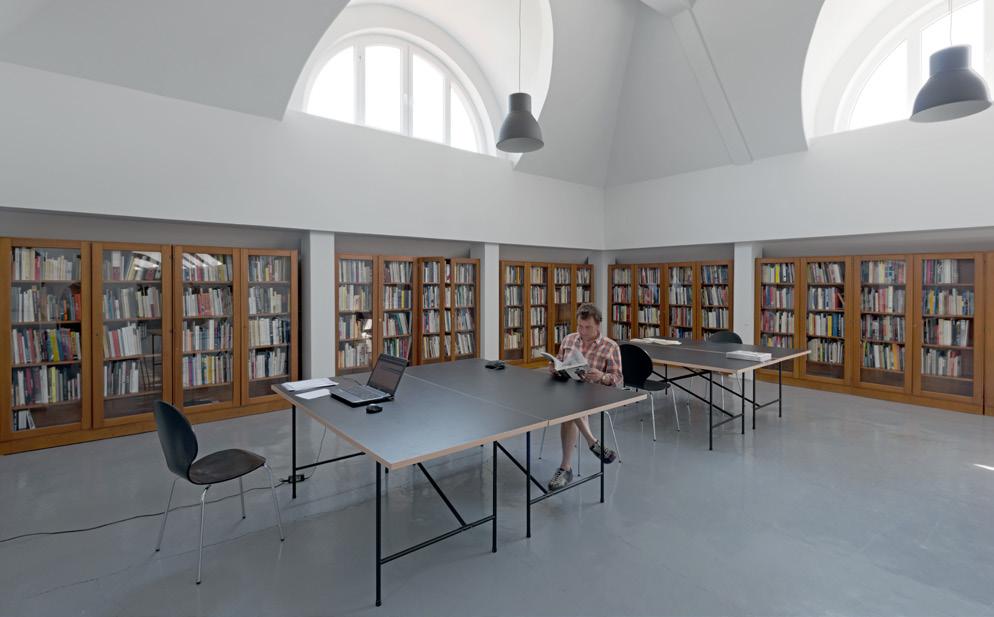 Reading room, library and archive, Stiftung Arp, e.v., Berlin Stiftung Arp e.v., Berlin/Rolandswerth (photo: Leo Pompinon).