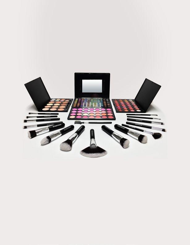 Your Free Makeup Kit To help you succeed in your course, you ll receive a FREE makeup starter kit with your materials.