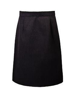 style skirts, of a length no more than 5cm (2") above or