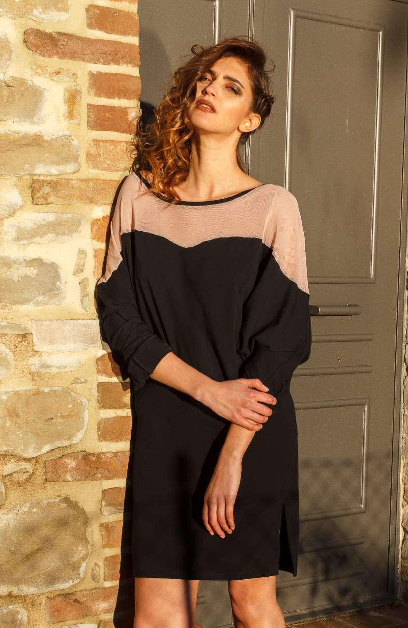 Dress with large sleeves made of 100% GOTS
