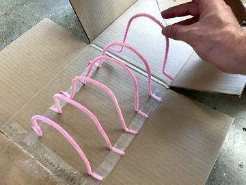 Take 4-5 pipe cleaners.