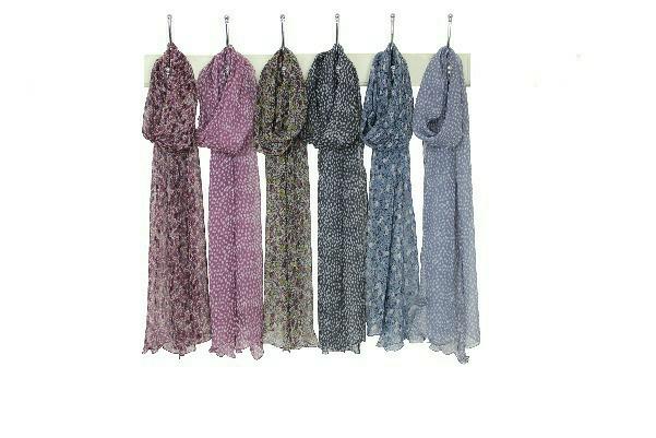 V-2100 Chiffon Viscose A lovely lightweight chiffon scarf with a subtle crinkle effect.