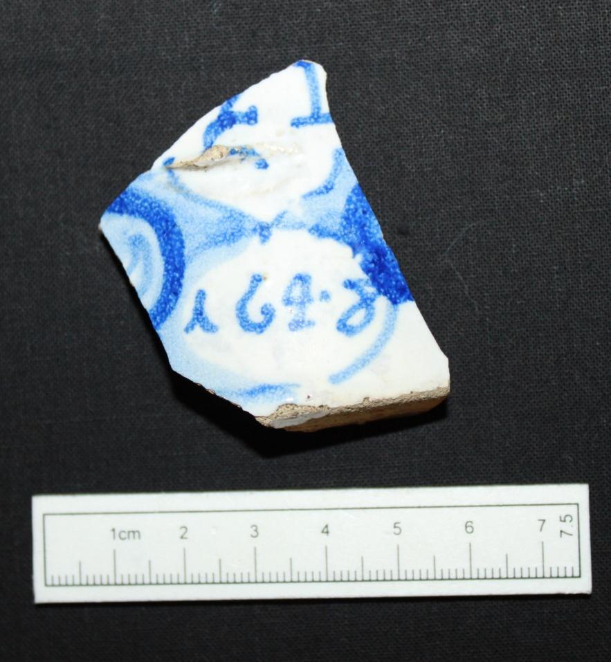 16. Dutch faience with the year 1648 written on it (FO202729). Photo: Museum of Copenhagen.