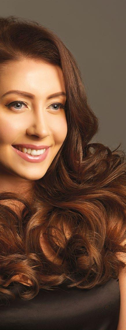 4 SWEET WAVES Soft, frizz-free waves for up to 6 weeks Specific treatment for wavy hair, ideal for reducing the intensity and unruliness of natural curls.