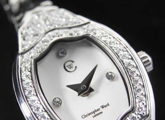 Caring for your Christopher Ward quartz watch Your Encore watch is constructed from the finest components and materials available including one of Switzerland s finest quartz movements.
