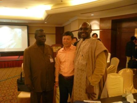 delegation to analyze the lessons learned, results and follow-up activities to implement: Partnership between CERFITEX (Research and Training Centre for the Textile Industry) in Mali and the Donghua