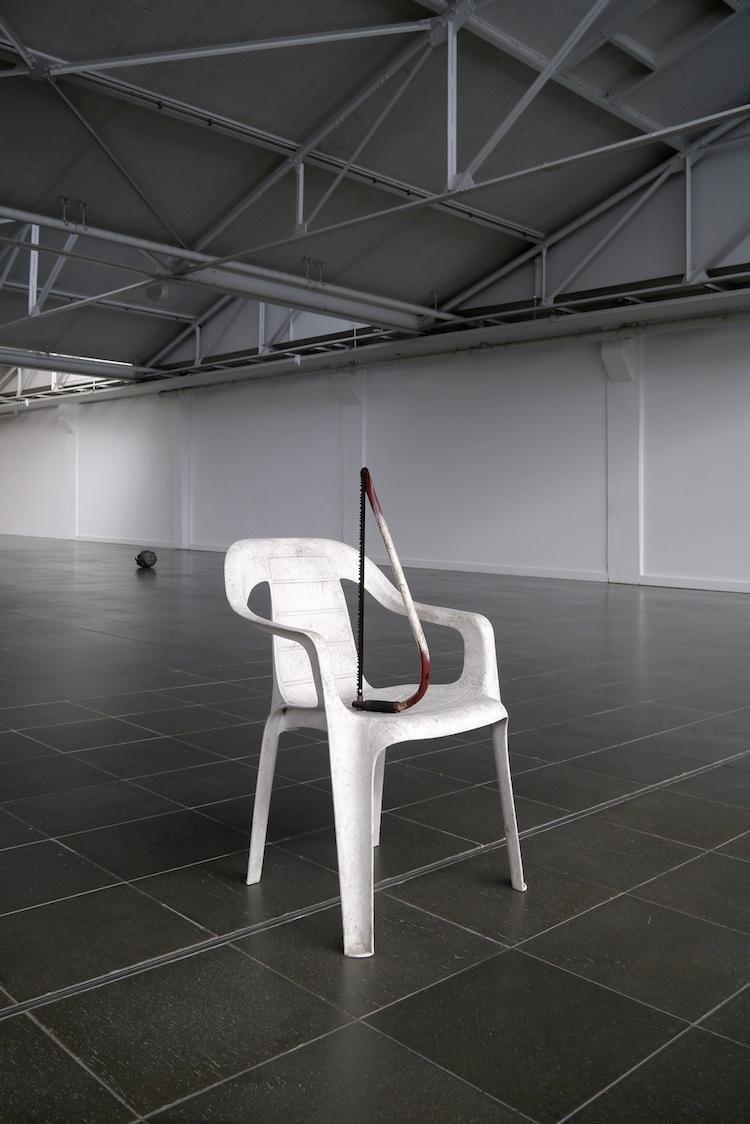 Berlin»Untitled«, 2013 Plastic chair, saw 96 x 55 x 95 cm Photo: