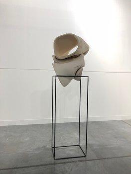 Frieda und Friedrich, Paris, 2018 ceramic, steel 152 x 50 x 50 cm unique