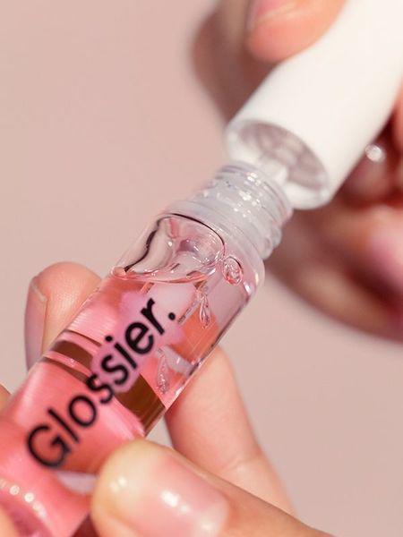 TRANSFERABILITY The name Glossier is a