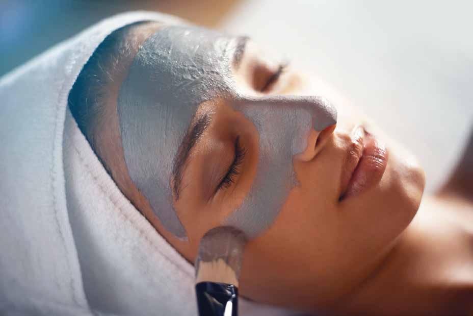FACIAL TREATMENTS THE 3D COLLAGEN SHOCK 75 MINUTES Sculpts Firms Tightens Remodelling and firming treatment that sculpts and defines your facial contour, improves skin density and preserves moisture.
