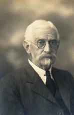C.H.T.D. HEESE Christoph Heinrich Theodor Daniel Heese was born in 1870 in Riversdale, Cape Colony.