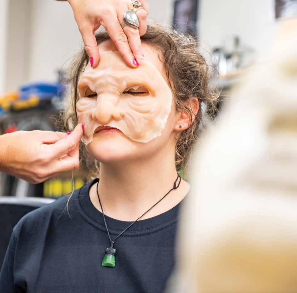 Collections level 3 = Complete collection + level 4 level 5 + makeup essentials Professional makeup artistry, fashion, film and media Diploma in Special effects and prosthetic makeup artistry