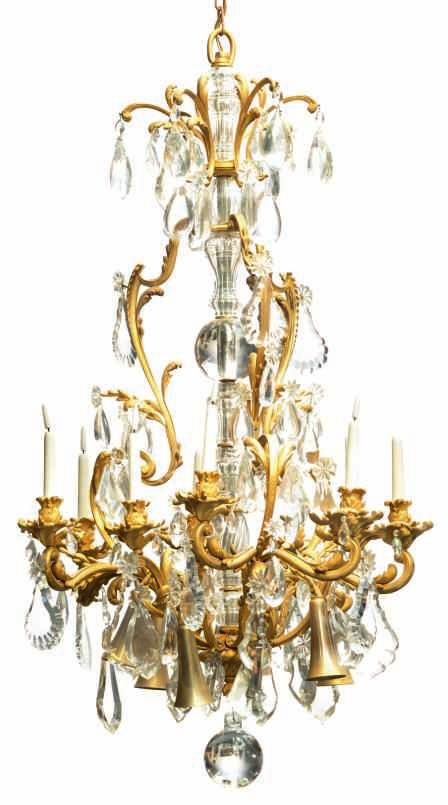 LOT 800 A pair of chandeliers of the sac à perles type