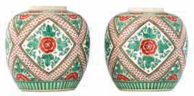 H 88 cm (vase) - H 47 cm (base) 4000-6000 LOT 102 A Chinese celadon