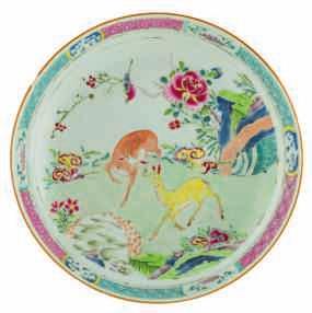 famille rose dishes, decorated with an animated scene, 18thC, ø 23 cm