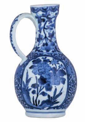 mark, H 6 - ø 42,5 cm 800-1200 47 LOT 198 A Chinese porcelain vase, famille