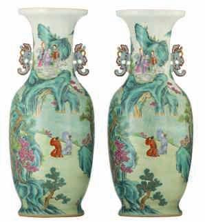 LOT 200 A pair of Chinese blue and white begonia shaped large vases, overall