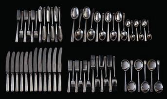 235 A George V silver flatware service, maker Cooper Bros, Sheffield, 1940 six table knives, six dessert knives, four tablespoons, six dessert spoons,