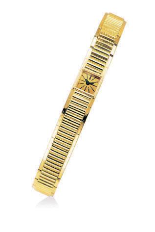 2095 2095 VACHERON CONSTANTIN & HERMES A RARE LADY'S YELLOW GOLD BRACELET WATCH CIRCA 1998 Manual winding jeweled movement, golden dial, yellow gold square