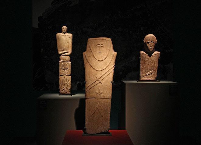 6. Anthropomorphic stele. Arabian Peninsula. Fourth millennium BCE.