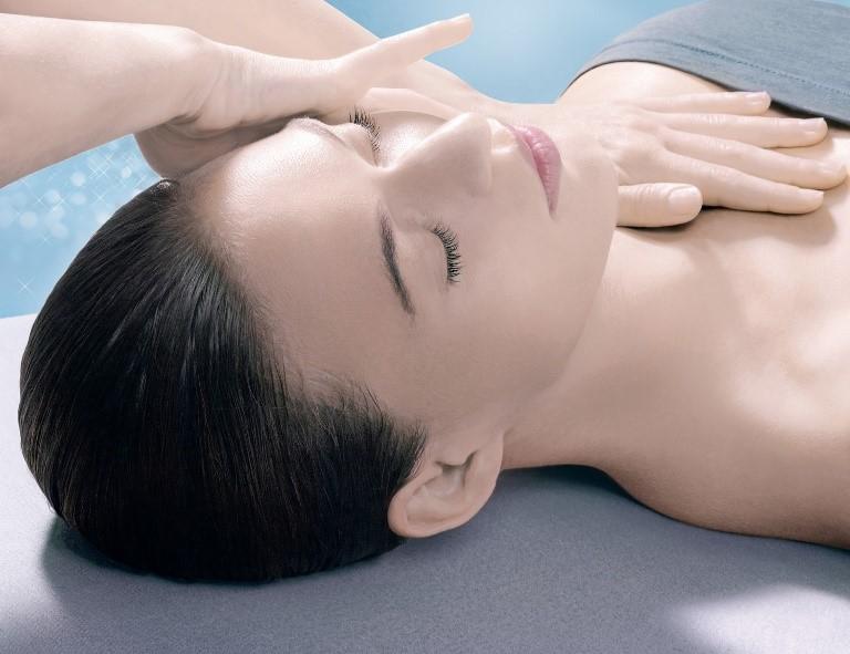 Facial Treatments All Thalgo facials begin with a Discovery of the Sea massage to ease tensions and immerse you in a relaxing aquatic cocoon.